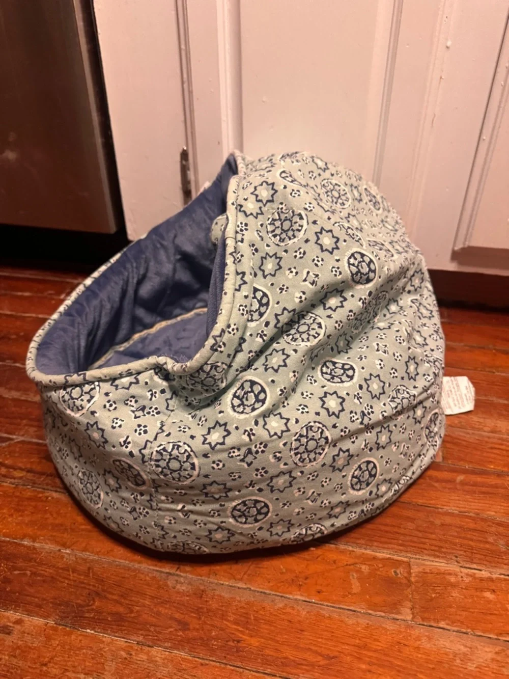 Whiskers and Co Cat Dome Modern Bed never used